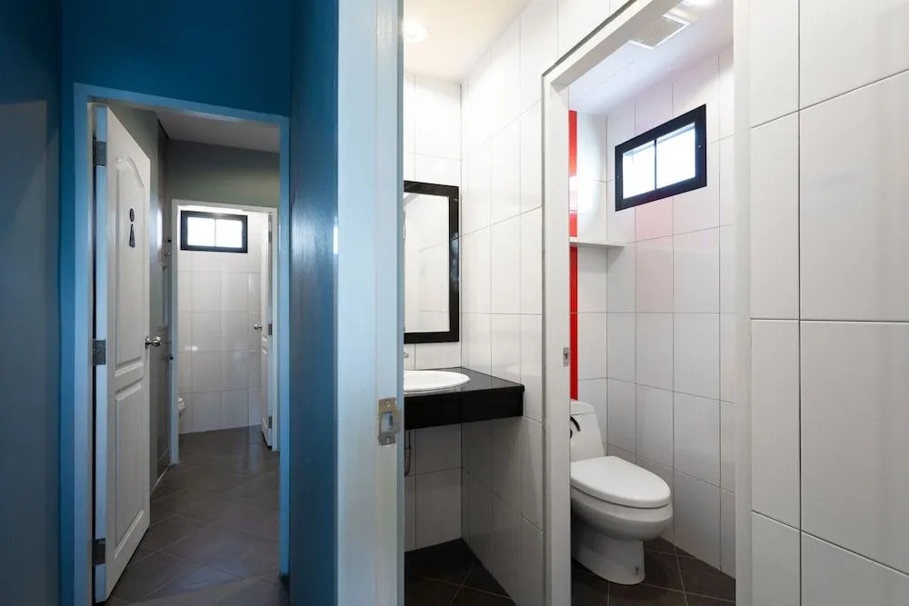 iNest Poshtel