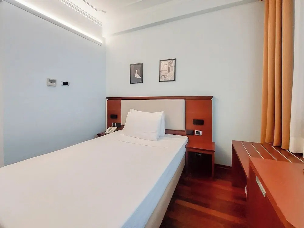 Dado Hotel International