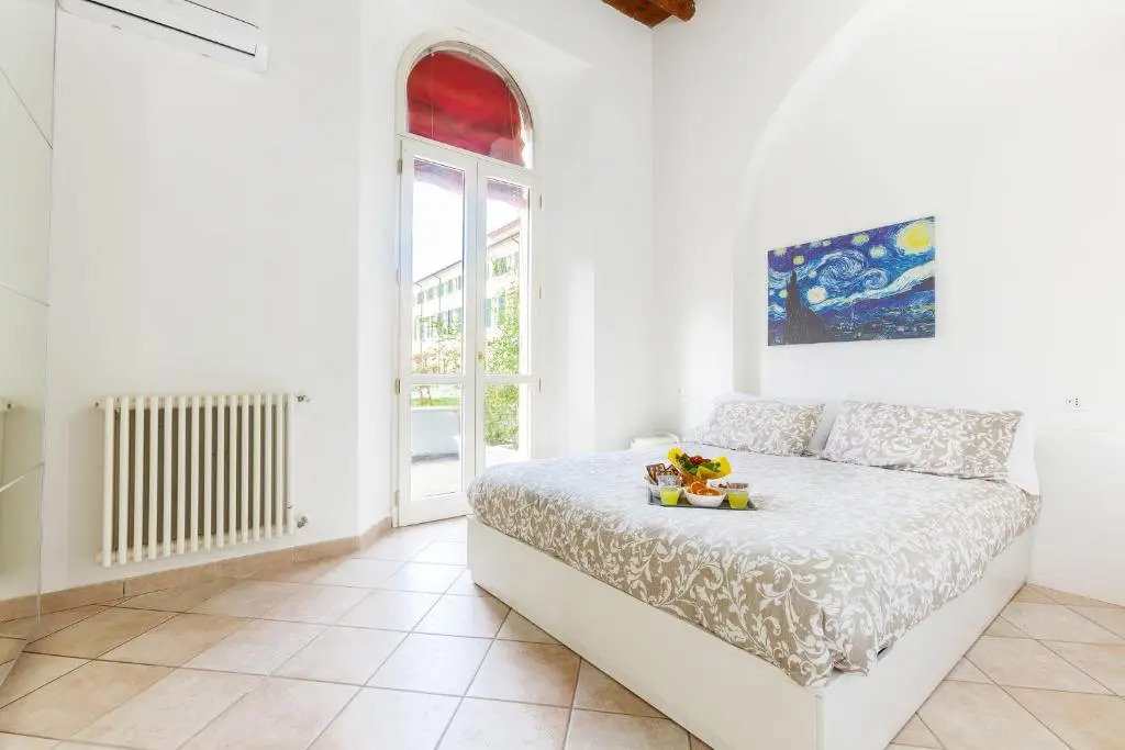 University Apartment con parcheggio e giardino