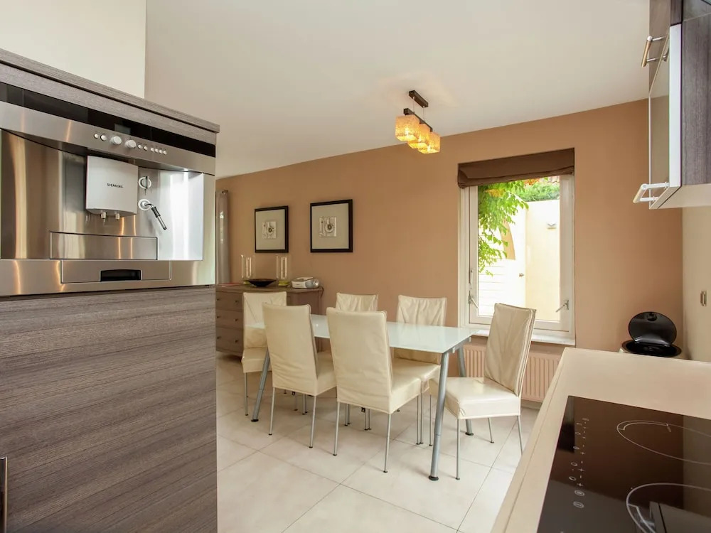Comfy Holiday Home in Noordwijkerhout near Beach