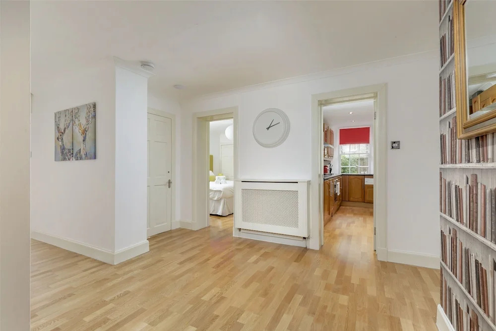 Elegant ground-floor 3BR New Town Apt w/ Garden