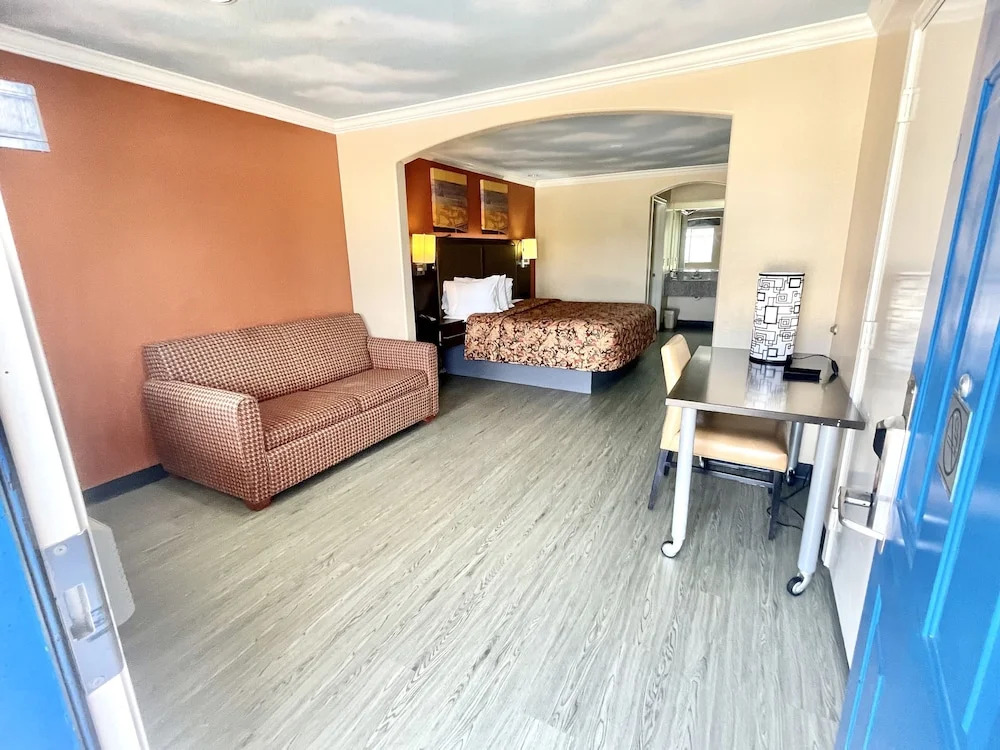 Luxury Inn Liberty
