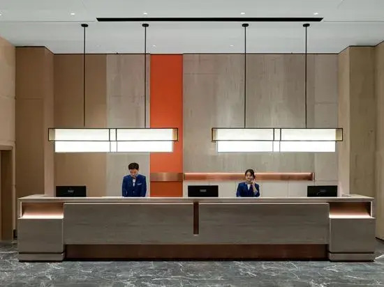 Qionghai Changlong Hotel (Yinhai Zaliang Street)