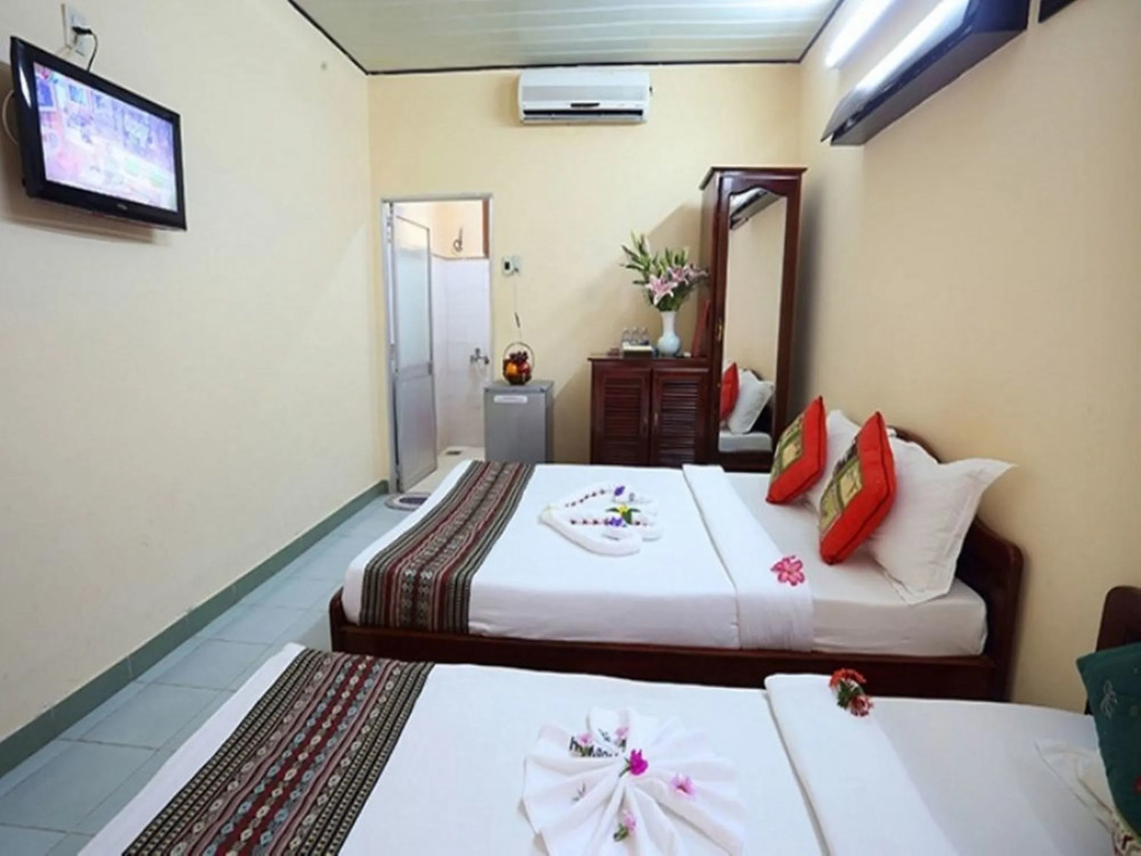 Hon Rom Central Beach Resort