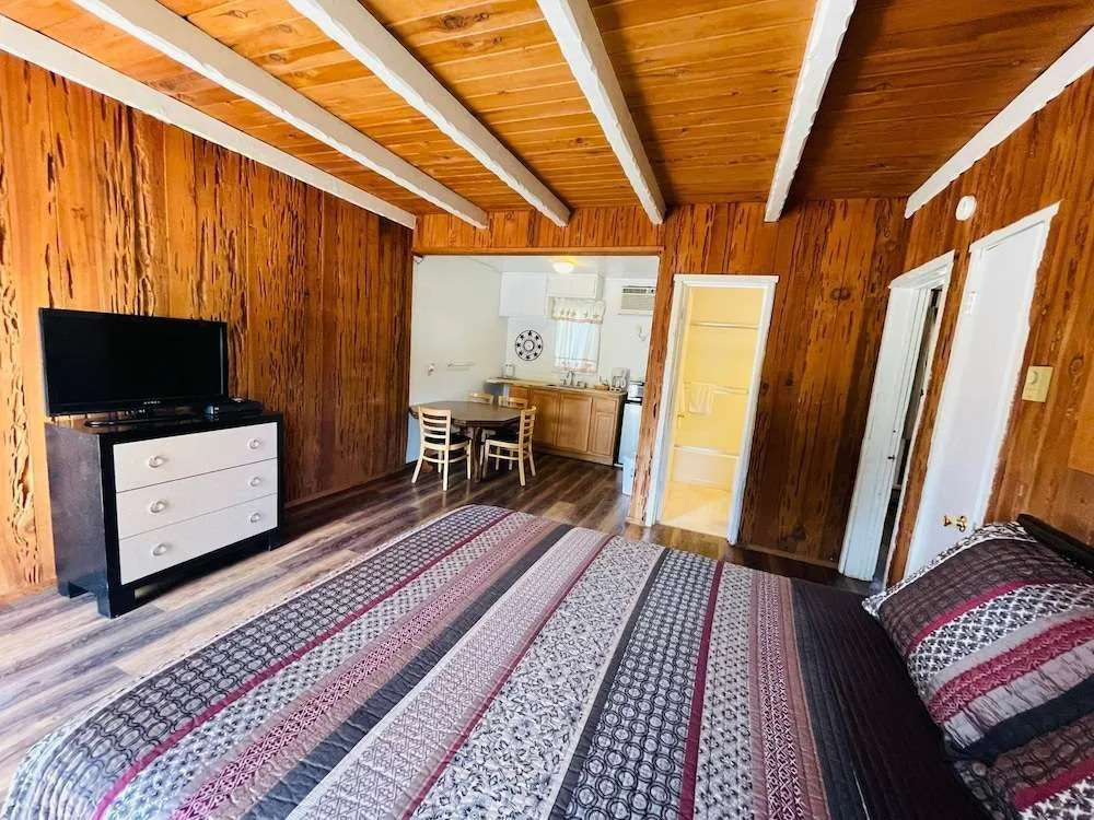 Riverfront Lodging