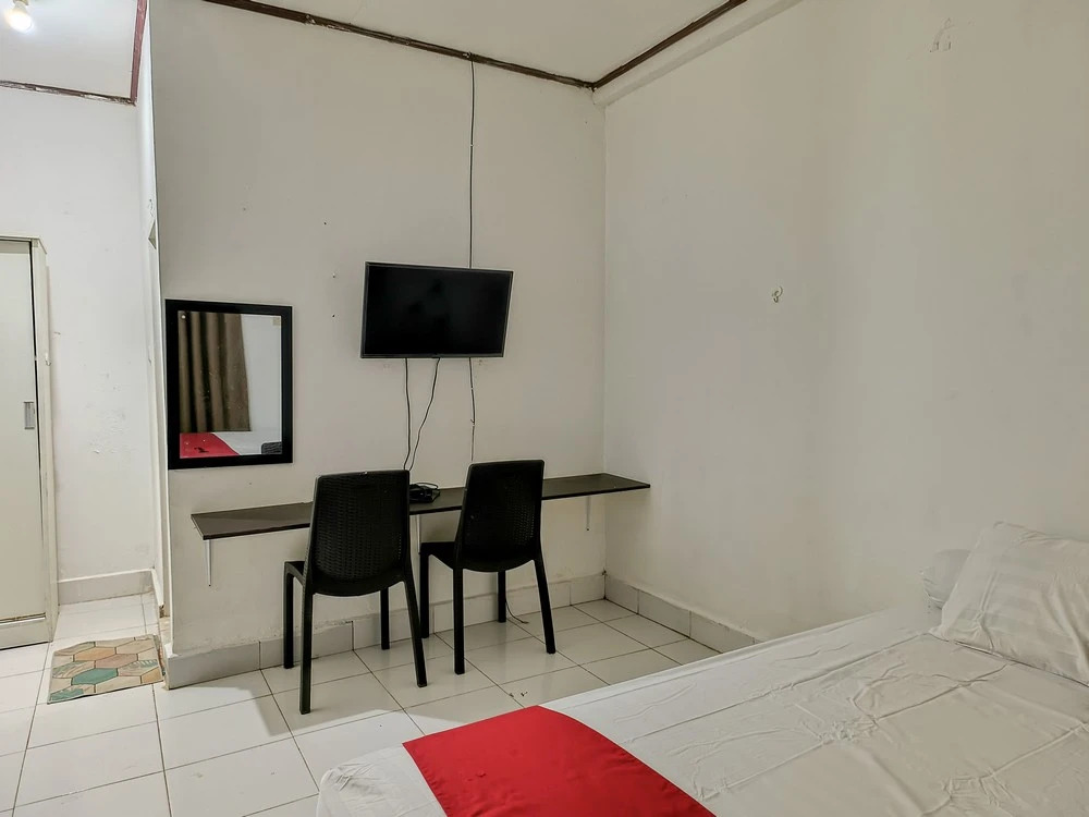 RedDoorz @ Al Muhajir Homestay Kendari