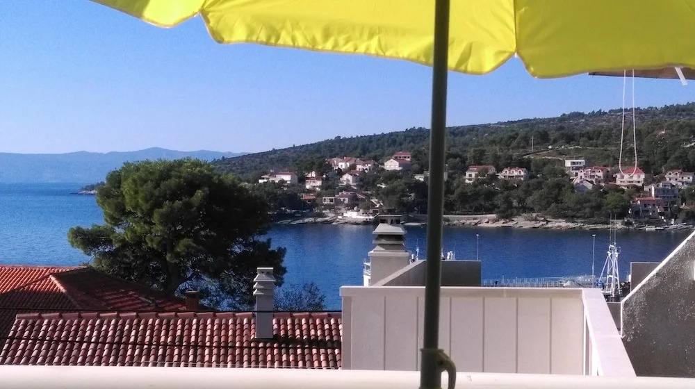 Apartment With one Bedroom in Sumartin, With Wonderful sea View, Furni