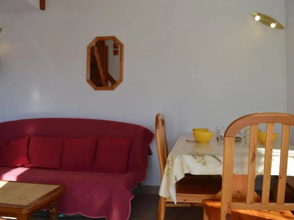 Maison 2 pièces avec mezzanine et terrasse à Saint-Cyprien - FR-1-225D-558