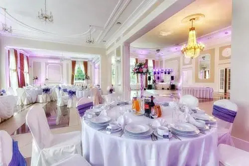 Riverside Hotel