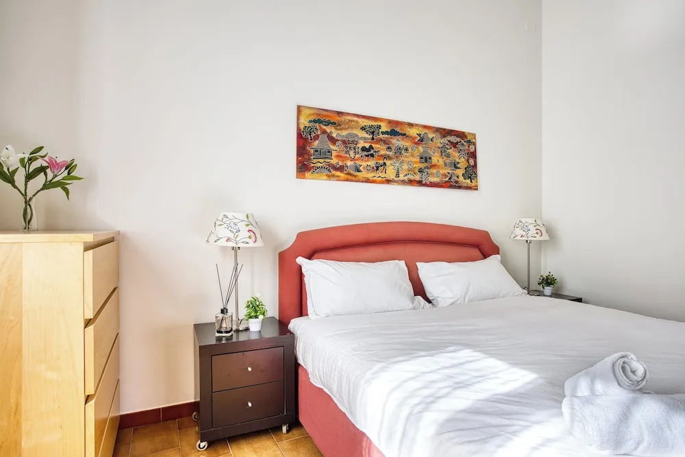 Adorable flat near centre