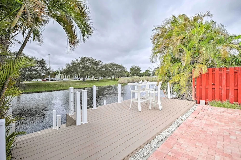Private Pool & Dock: Coconut Creek Home