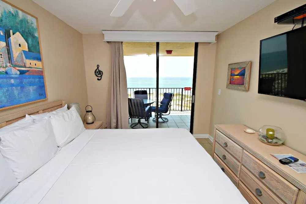 Phoenix East 510 2 Bedroom Condo by RedAwning