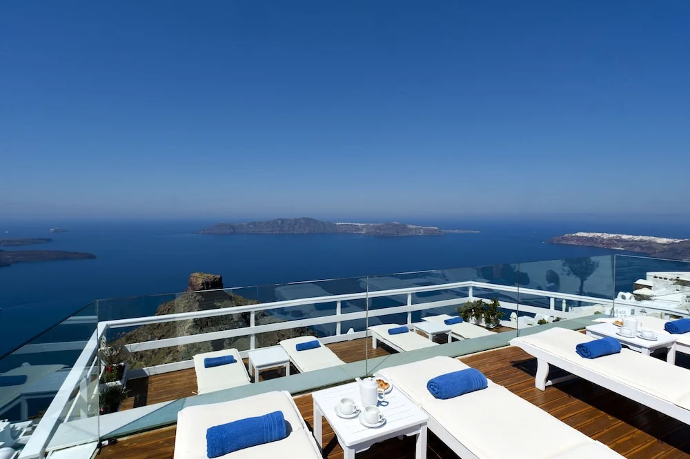 Artemis Villas , Imerovigli