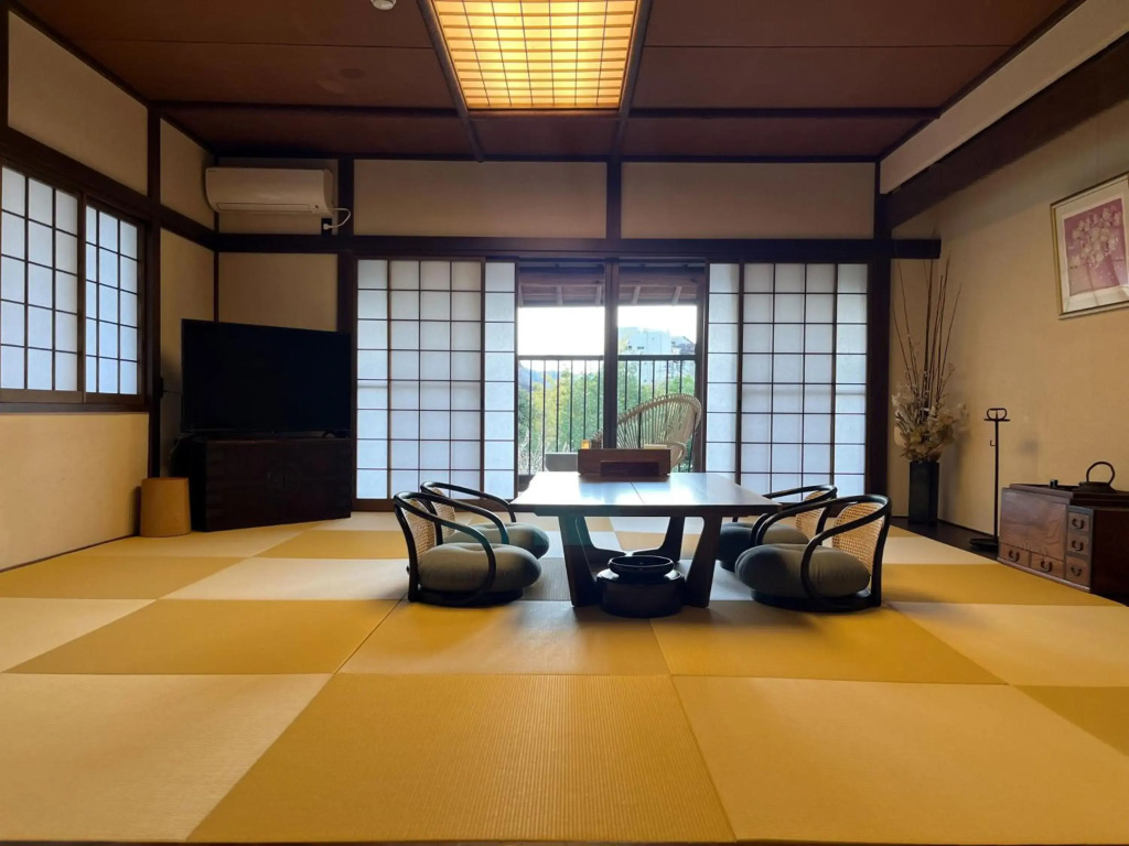Sakahijiri gyokushoen
