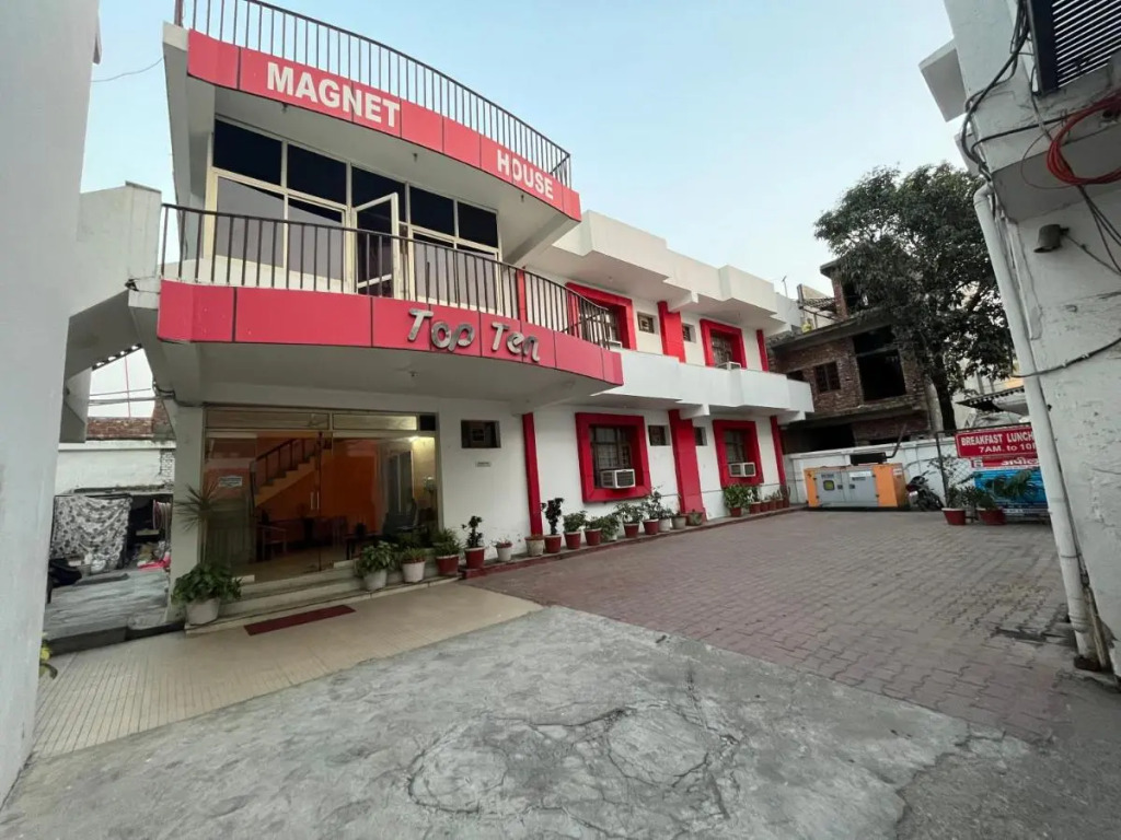 Hotel Magnet House