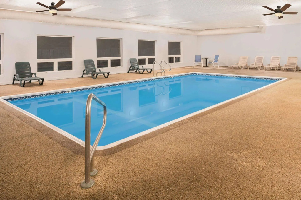 Americas Best Value Inn & Suites