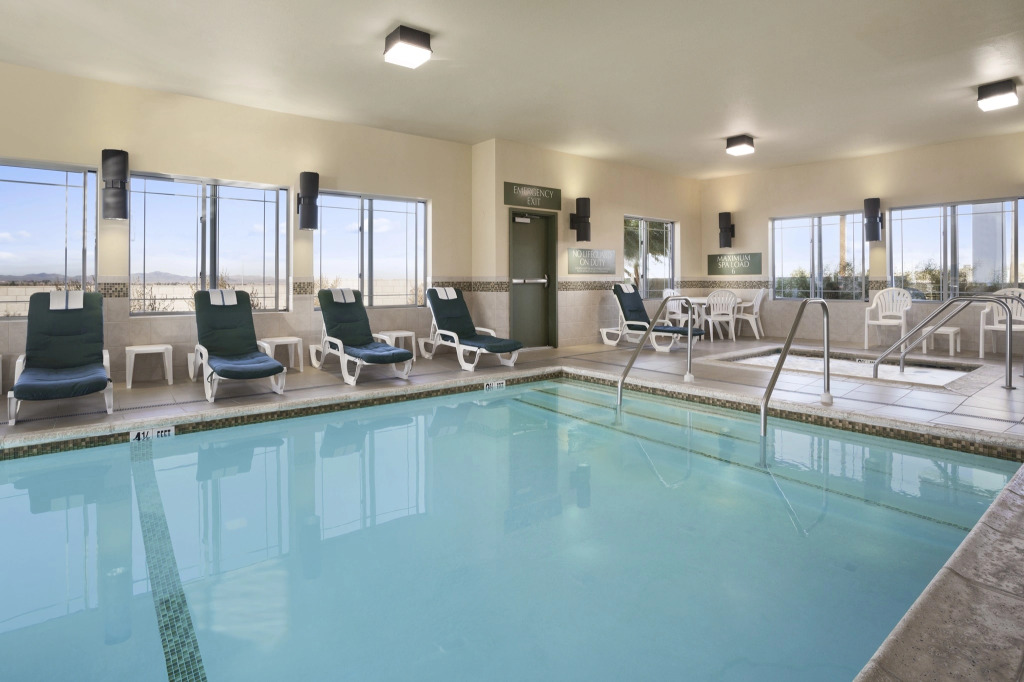 Holiday Inn & Suites - Barstow by IHG