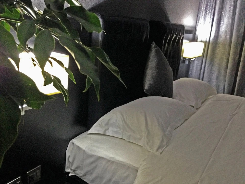 Air Hotel