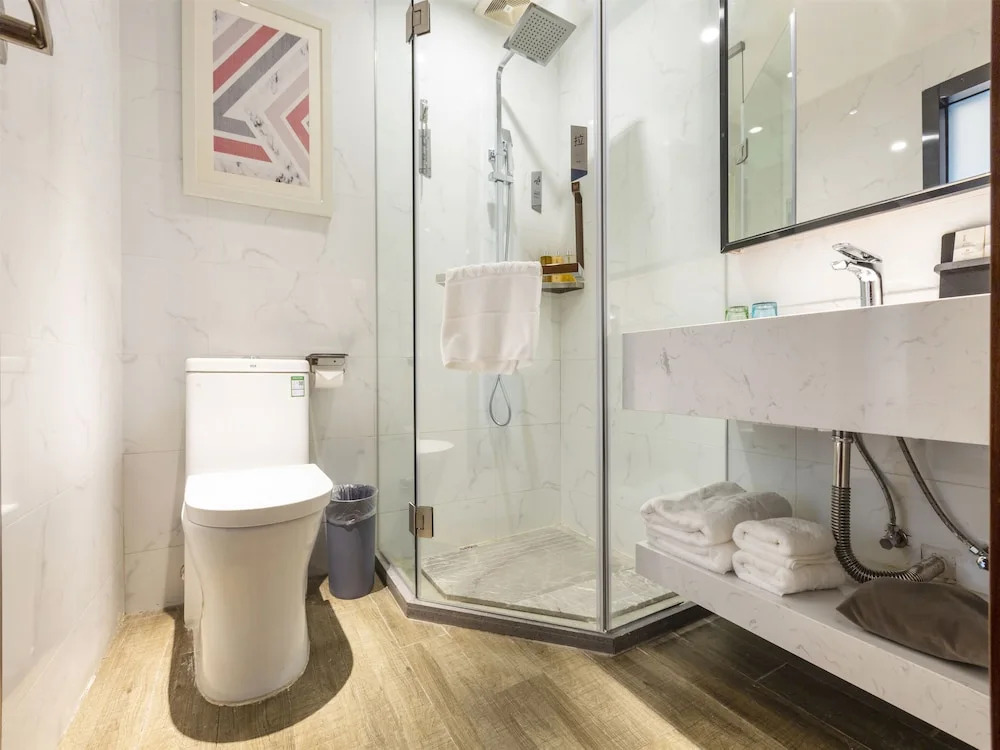 Borrman International Hotel Guangzhou Meihuayuan Subway Station Branch-Free one-way shuttle bus to the exhibition venue during the Canton Fair - Paid airport pickup service available