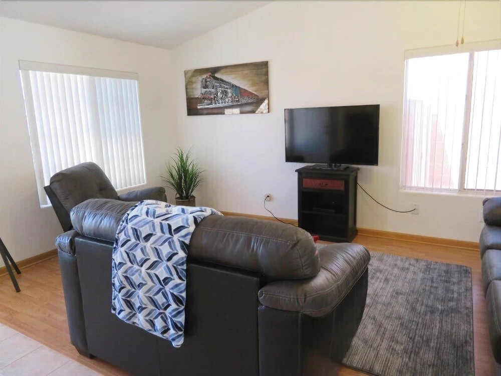Lincoln And Tawnya Hiatt 3 Bedroom Home