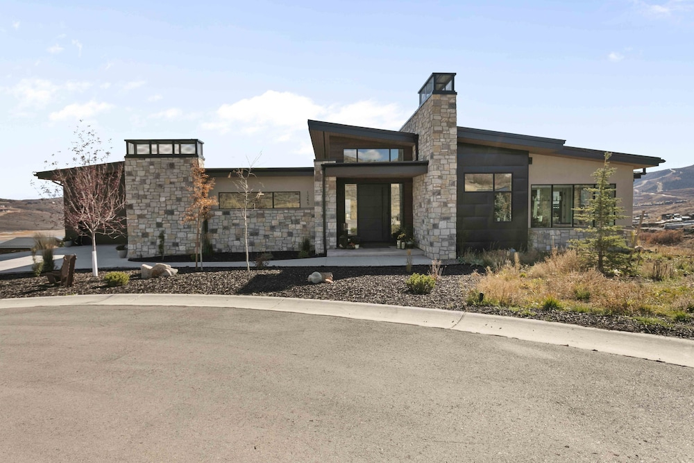 Family Friendly Ski House 3 Bedroom Home