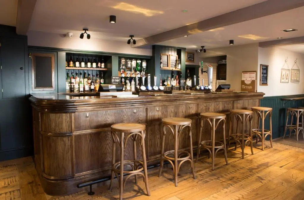 Crown and Cushion Appleby