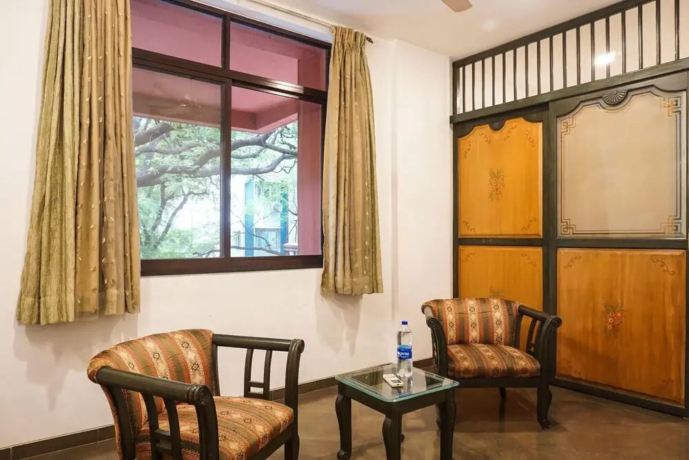 Super Townhouse Oak Prabhat Road