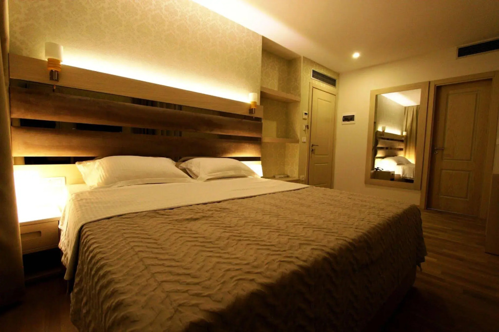 Capital Tirana Hotel Bruçi