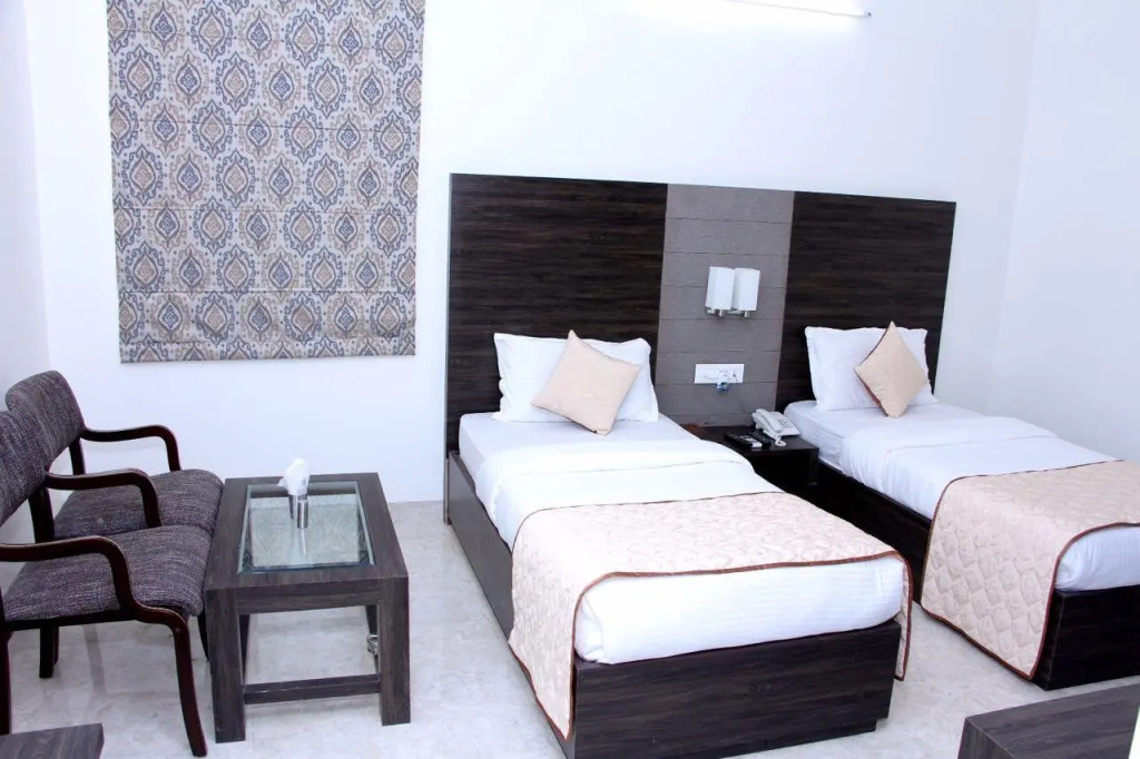 Hotel Kanishk
