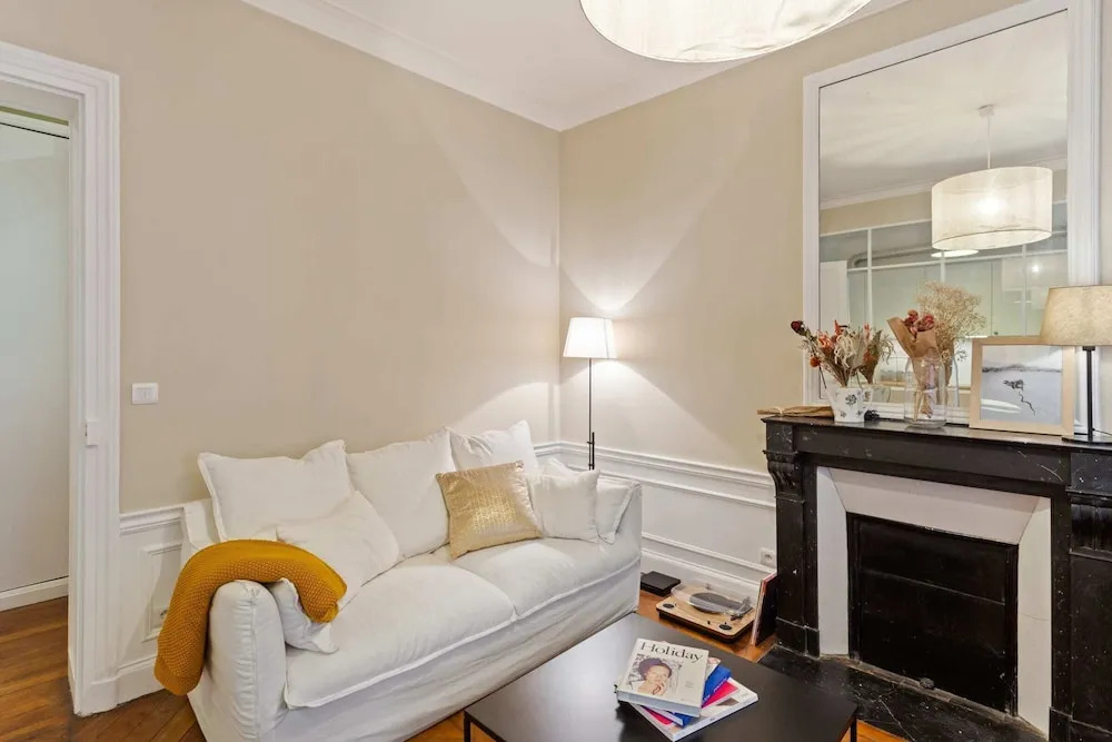 Bright and Spacious Apartment Near Bastille