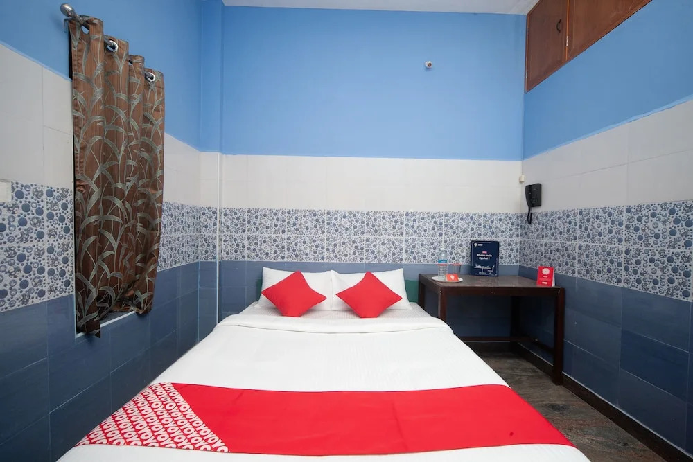 OYO 24053 Auro GP guest house
