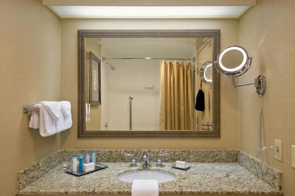 Hilton Eugene