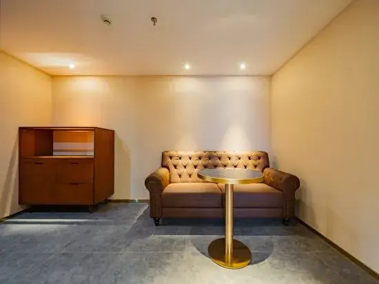 James Joyce Coffetel Hotel (Hami Yingbin Avenue)