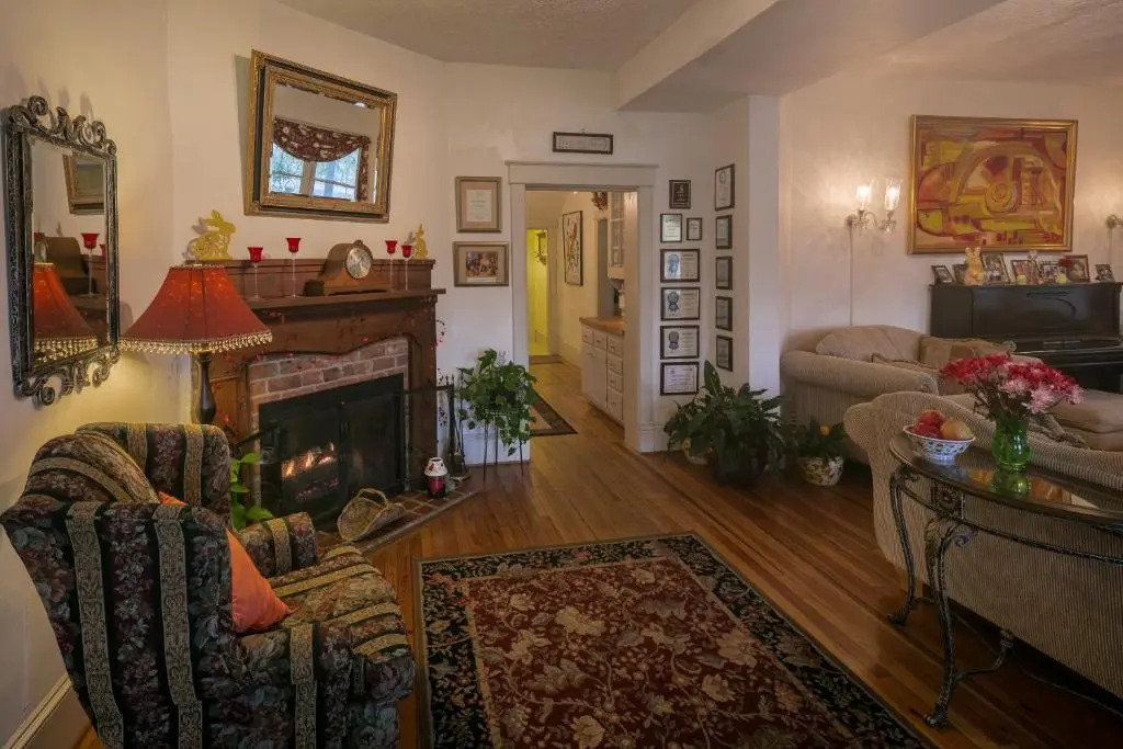 Taylor House Inn