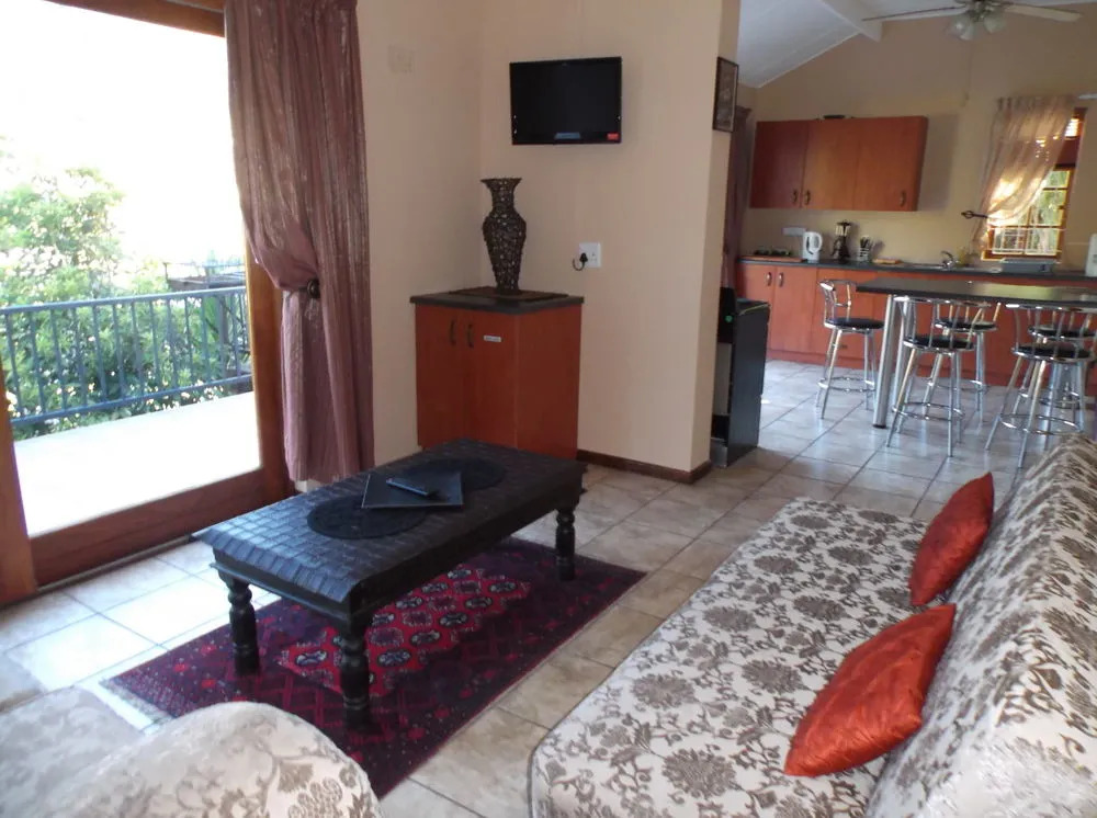 Old Mill Lodge, Seasonal Working Ostrich Farm & Restaurant, Oudtshoorn