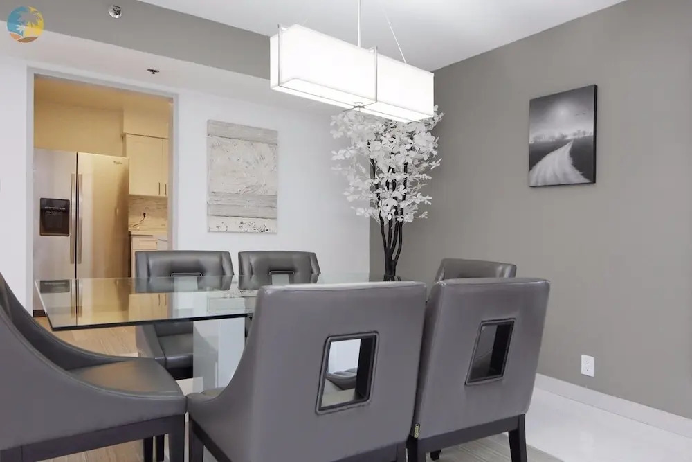 Alexander 1121 3 Bedroom Apts by RedAwning