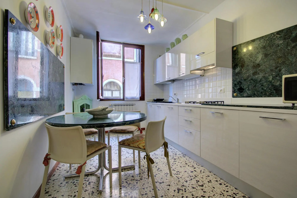 SAN MARCO CANAL VIEW#1 aircond, 4 pax, 120sqm Wifi