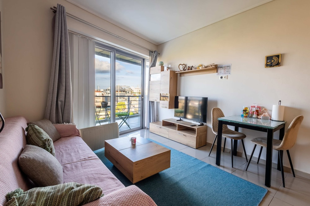 Nancy View Apartment - Right Next to the Airport