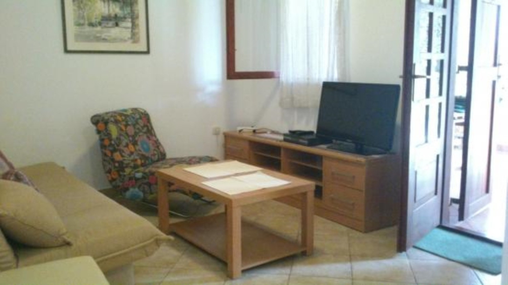 Apartment Mis - apartments close to sea: A1 Petrcane, Zadar riviera