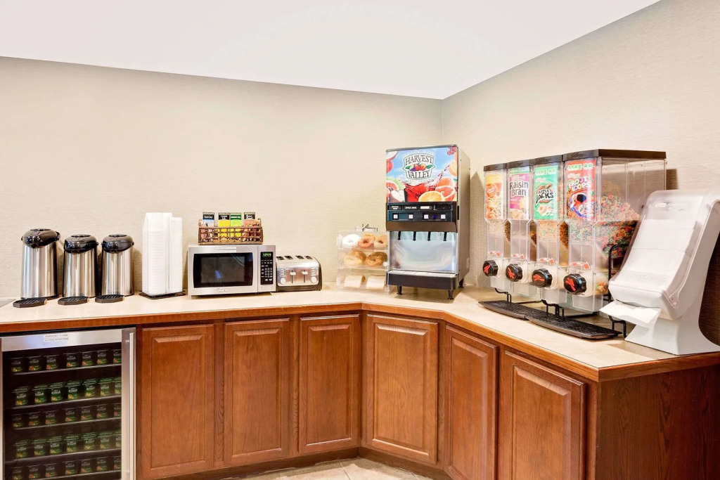 Super 8 by Wyndham Traverse City