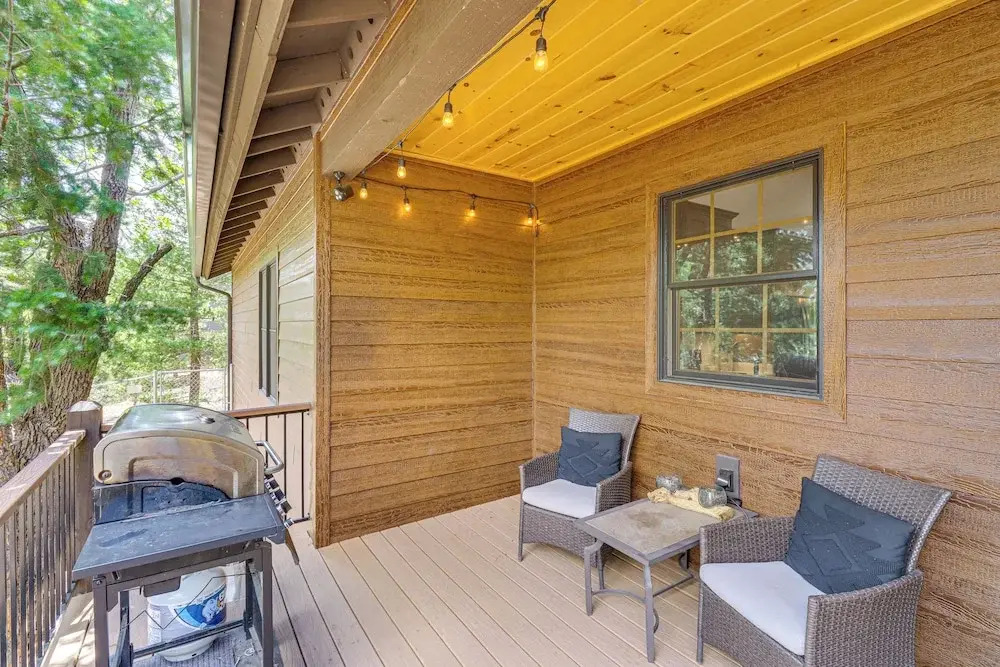 Porch, Fire Pit: 'pine View Retreat' in Lakeside!