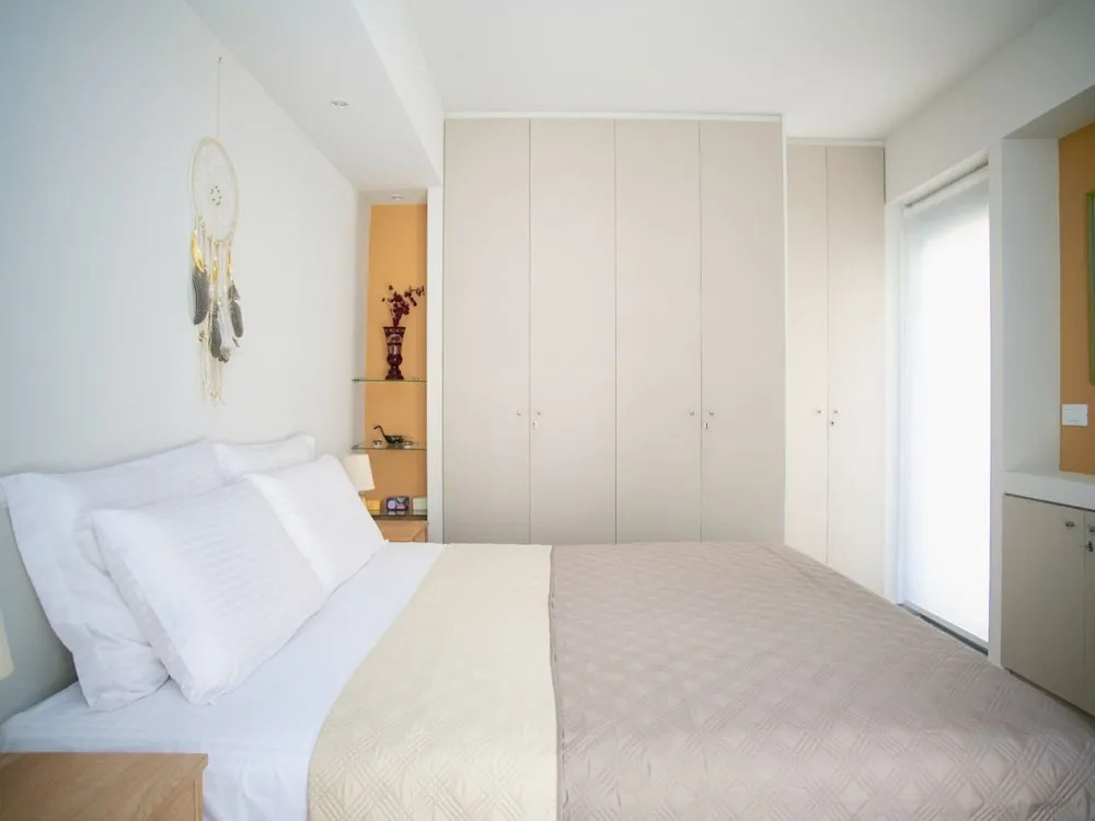 Elegant City Apartment - 250m From Solomos Square