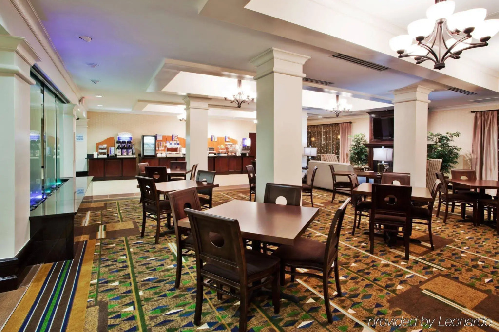 Holiday Inn Express & Suites Columbus - Ft Benning Maingate by IHG