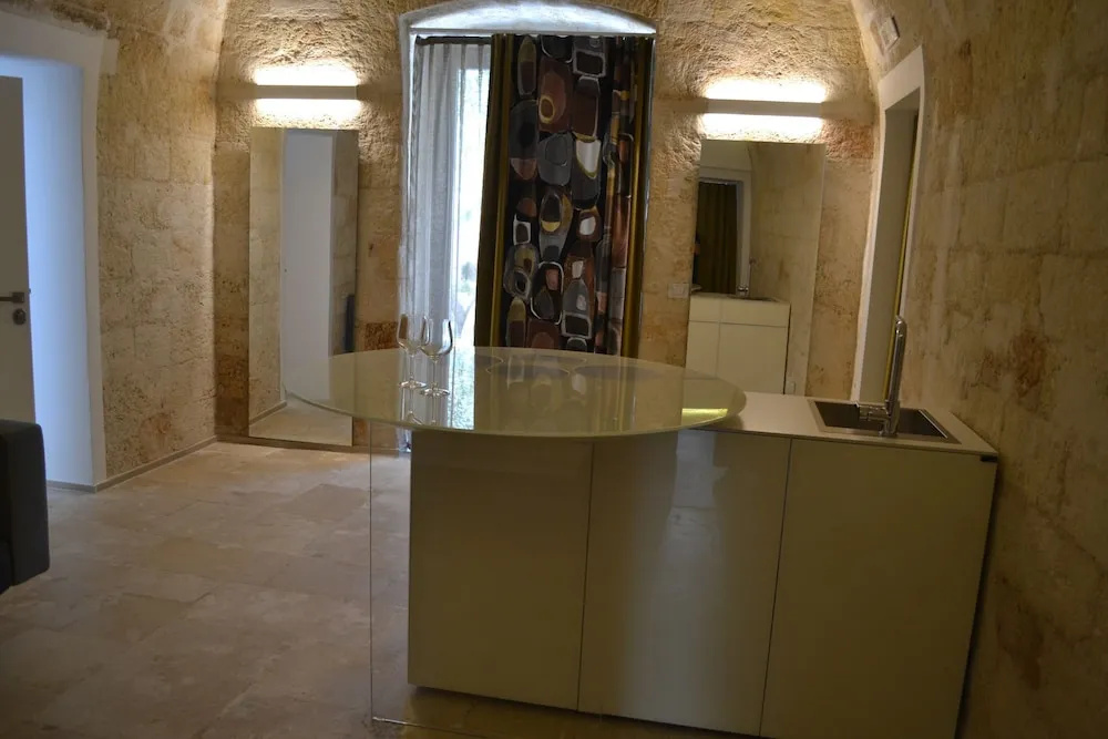 Corte Cairoli B&B and Suites