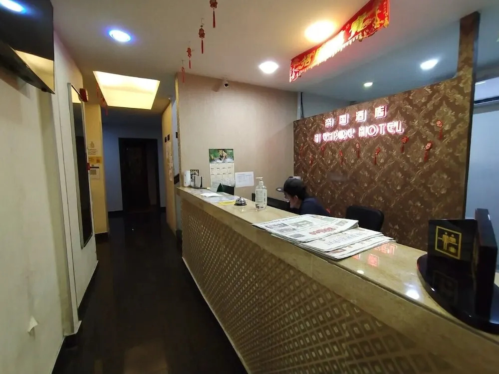 OYO 90668 Joy Inn