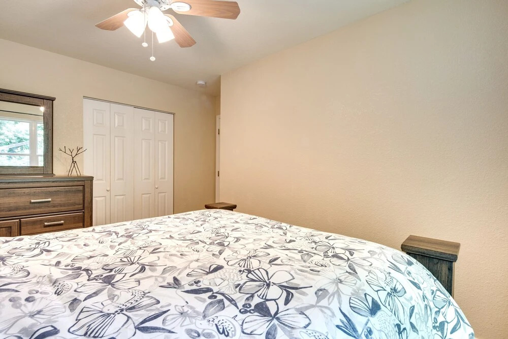 Pet-friendly Home w/ Sunroom in Blue Ridge Mtns!