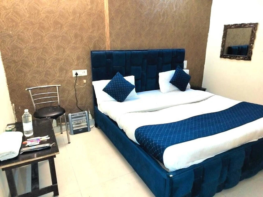 Green Snapper Hotel