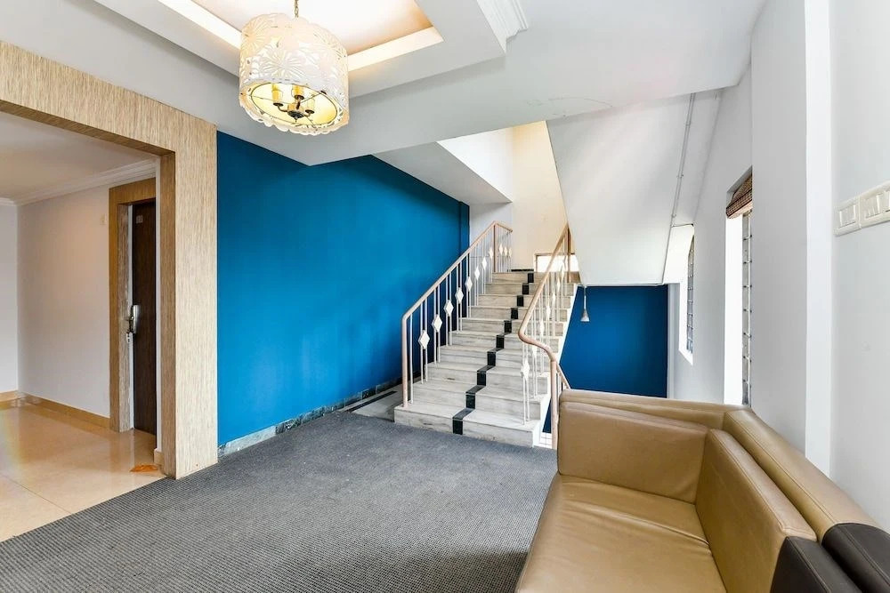 Empire Plaza By OYO Rooms