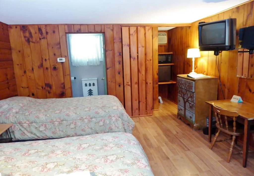 Saratoga Garden Motel