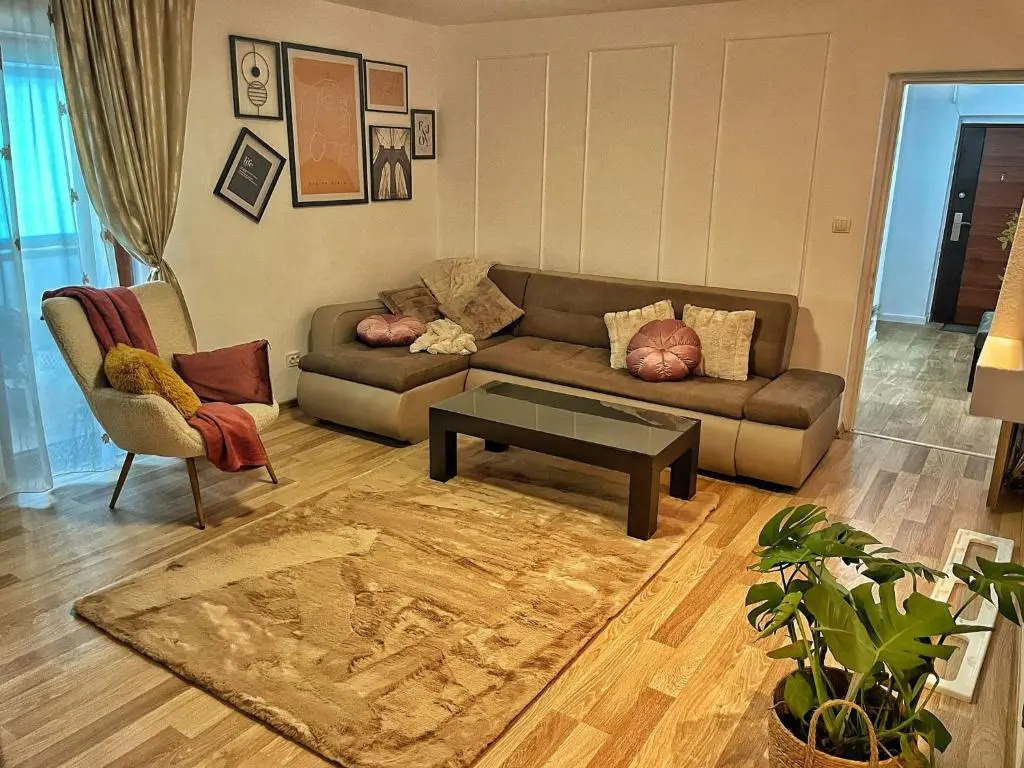 Subcetate Apartment
